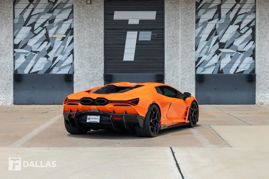 2024 Lamborghini Revuelto - Image 15 of 31