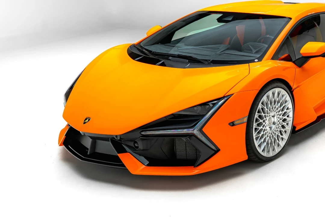 2024 Lamborghini Revuelto - Image 19 of 31