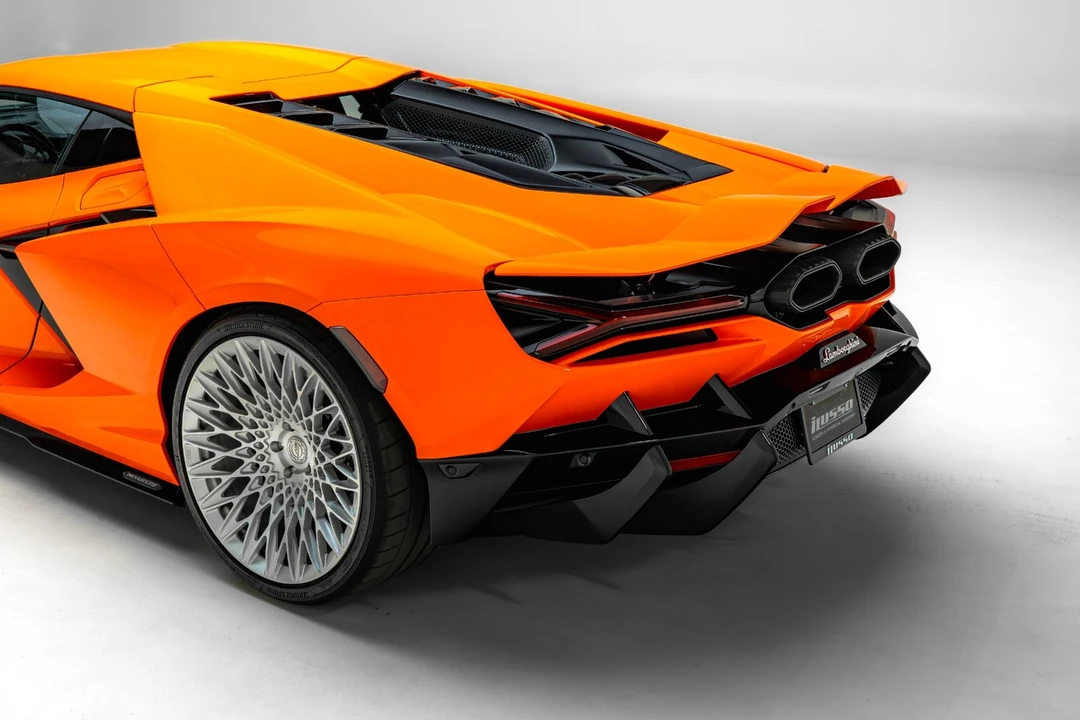 2024 Lamborghini Revuelto - Image 24 of 31