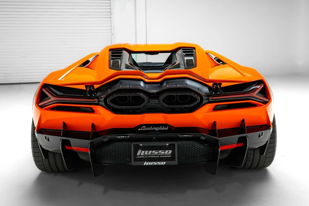 2024 Lamborghini Revuelto - Image 11 of 31