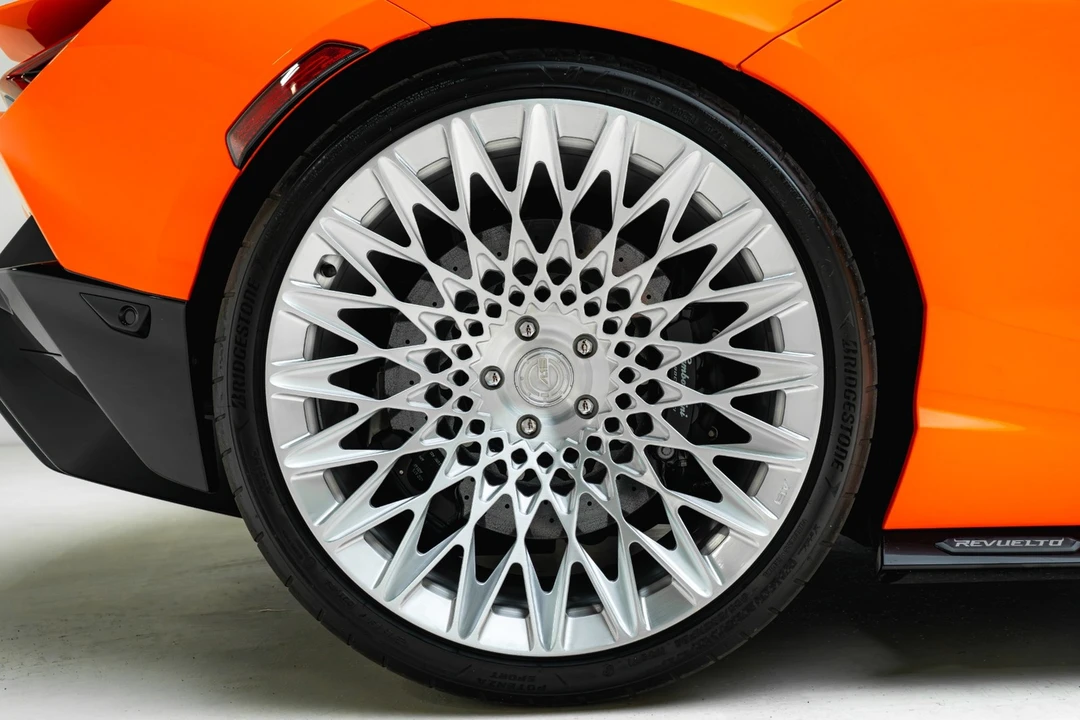 2024 Lamborghini Revuelto - Image 25 of 31