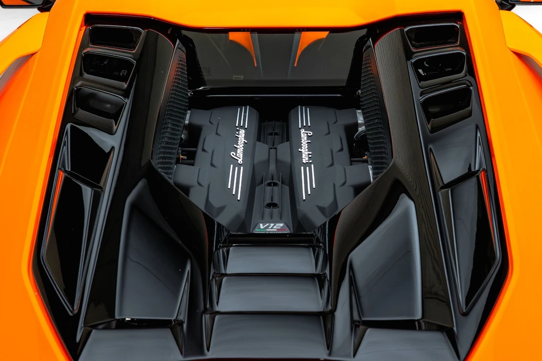 2024 Lamborghini Revuelto - Image 28 of 31