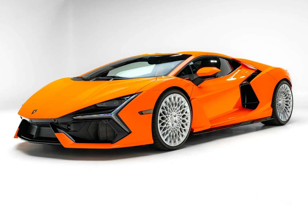 2024 Lamborghini Revuelto - Image 2 of 31