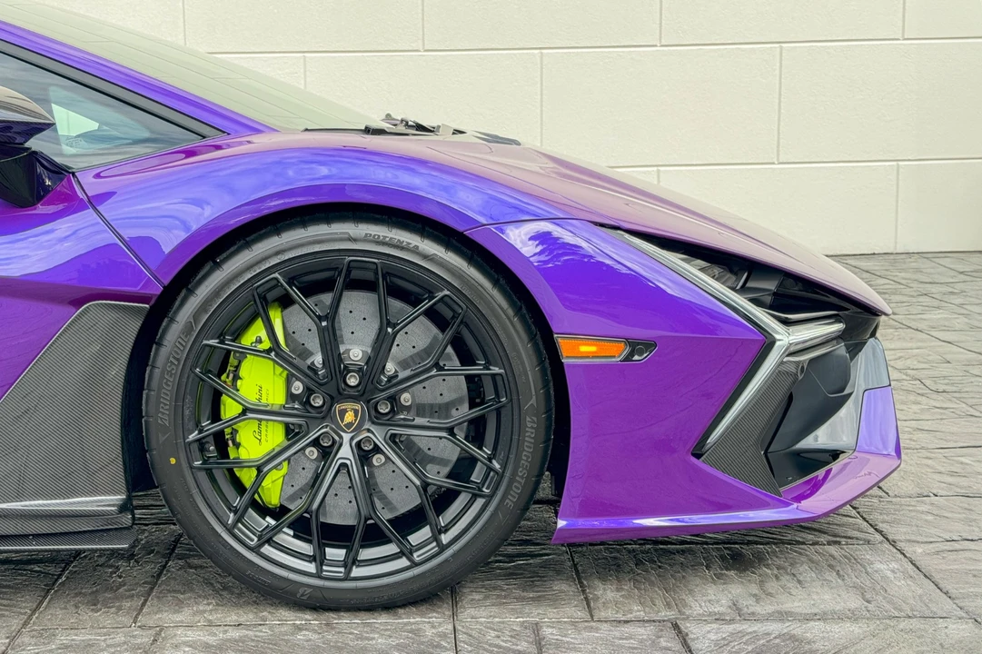 2024 Lamborghini Revuelto - Image 7 of 31