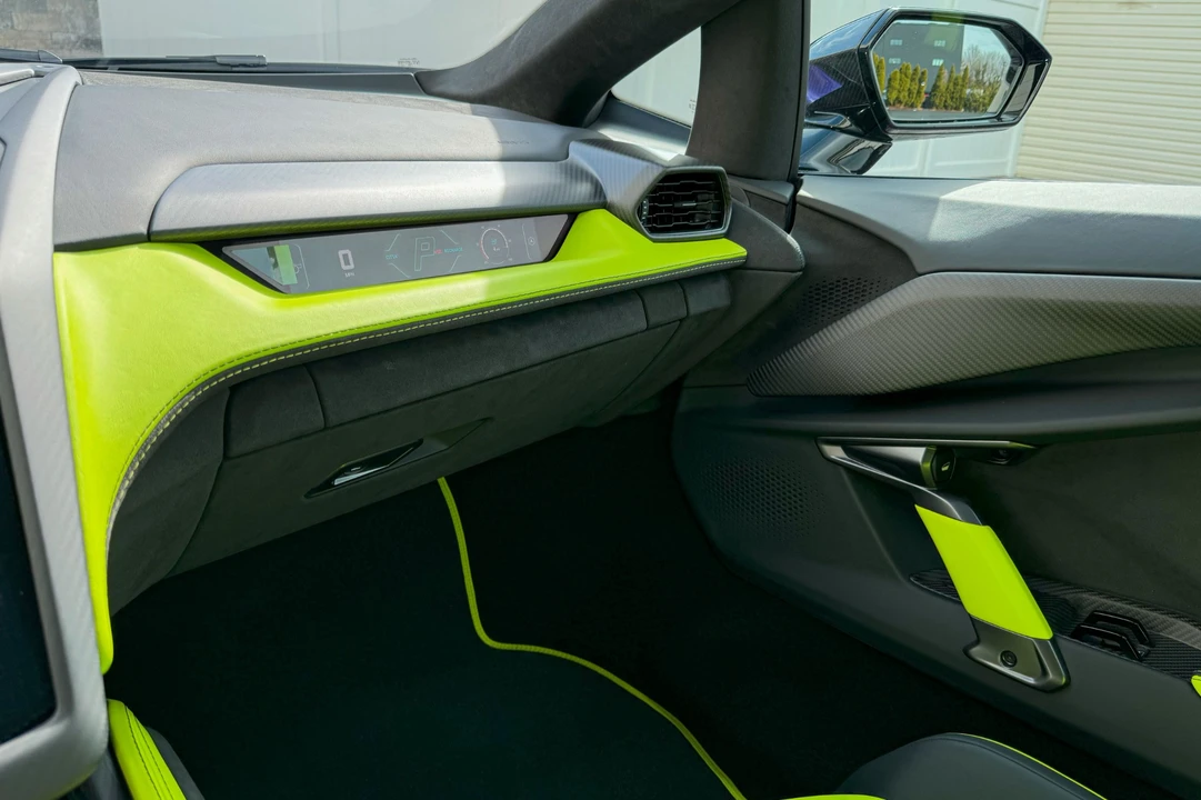 2024 Lamborghini Revuelto - Image 13 of 31