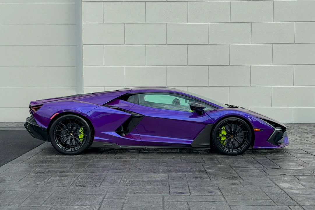 2024 Lamborghini Revuelto - Image 6 of 31