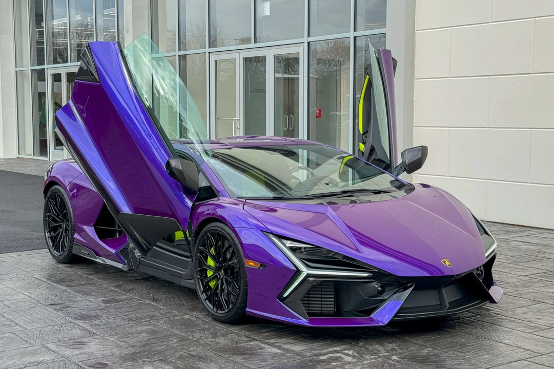 2024 Lamborghini Revuelto - Image 25 of 31