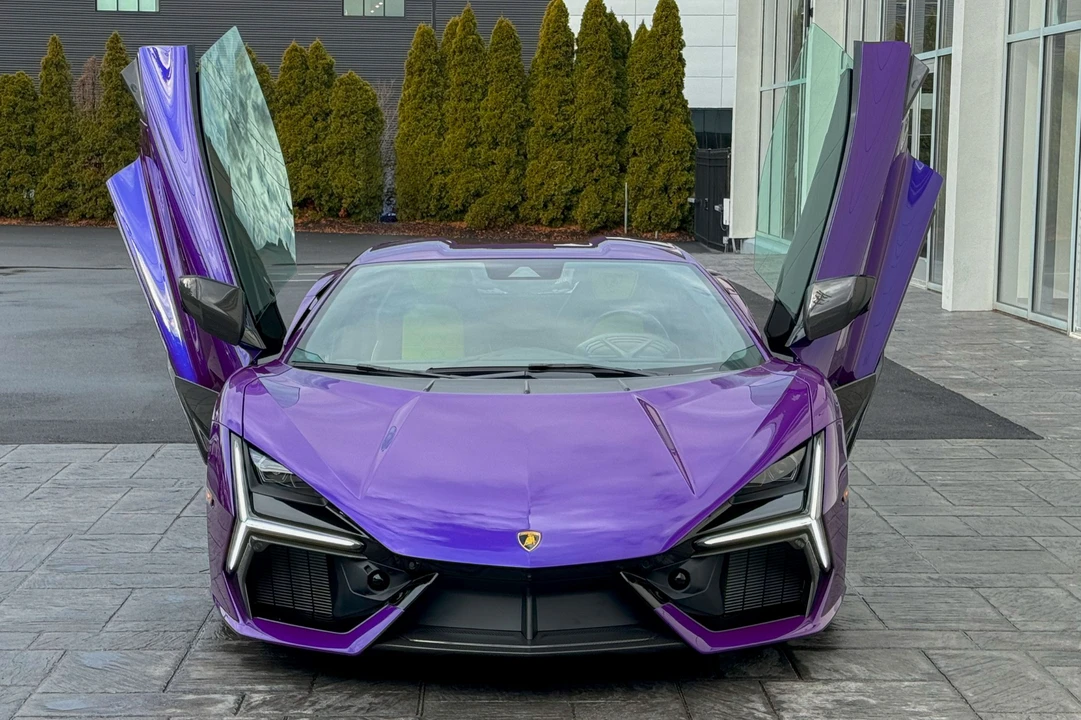 2024 Lamborghini Revuelto - Image 19 of 31