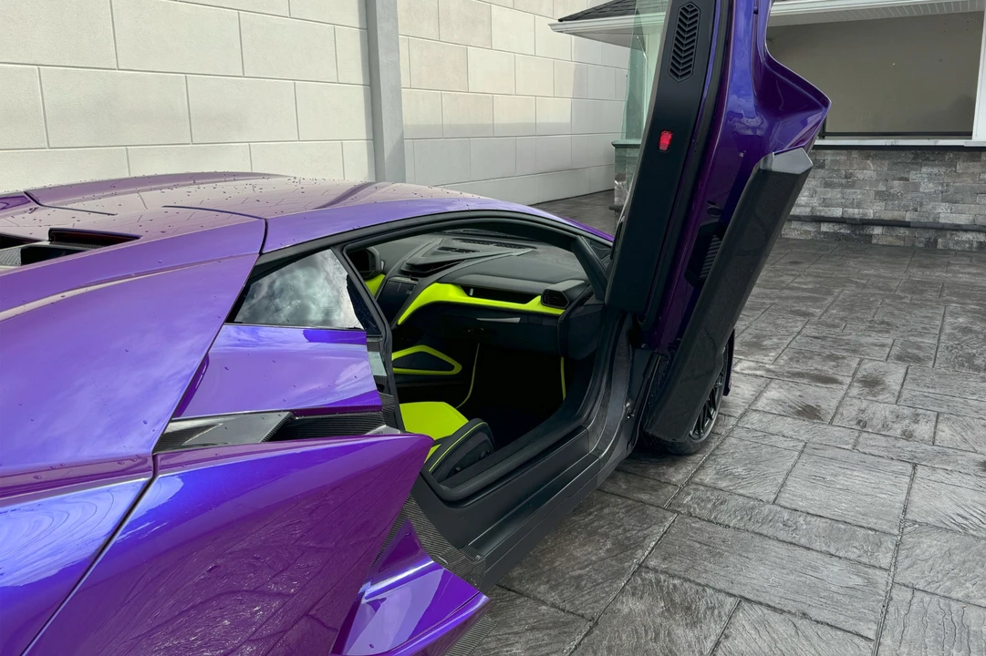 2024 Lamborghini Revuelto - Image 17 of 31