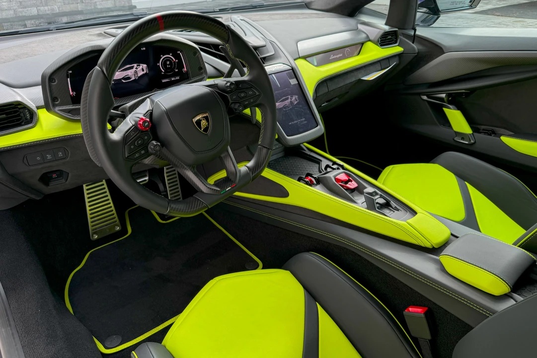 2024 Lamborghini Revuelto - Image 9 of 31