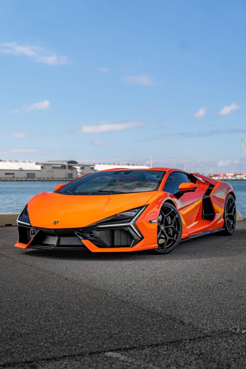 2024 Lamborghini Revuelto - Image 19 of 31