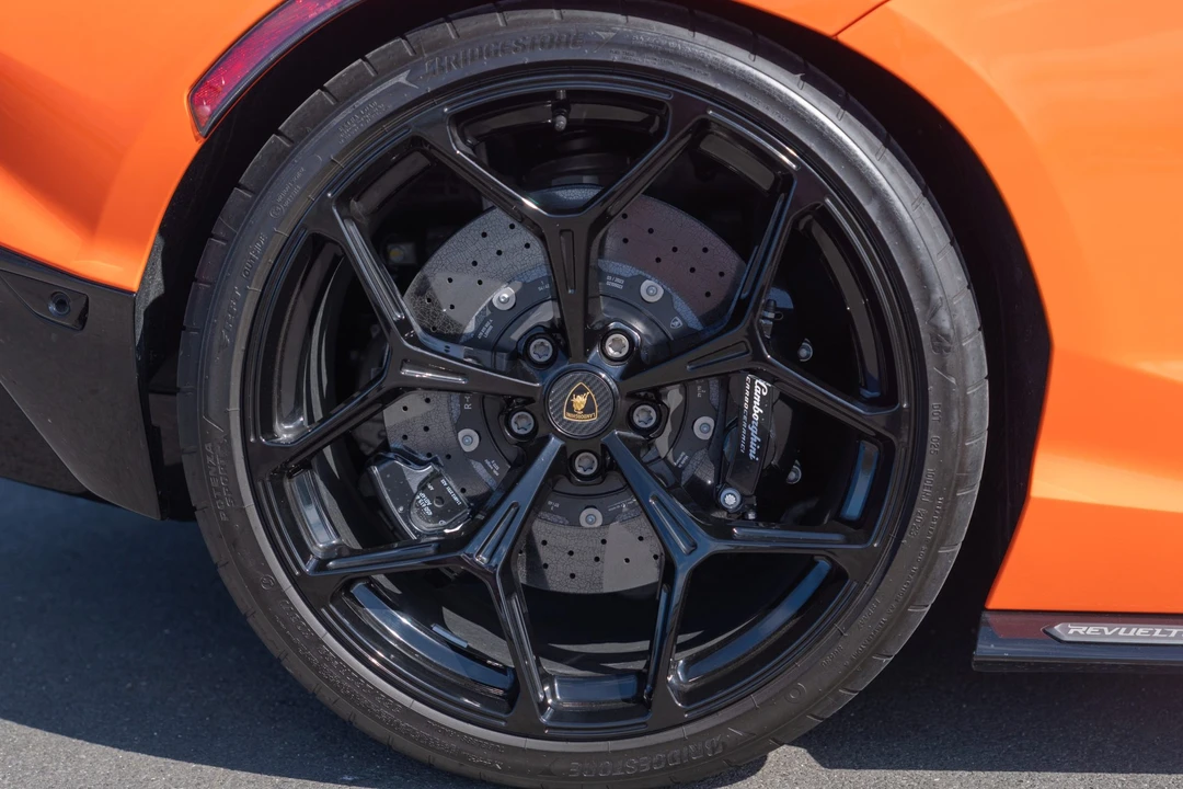 2024 Lamborghini Revuelto - Image 29 of 31