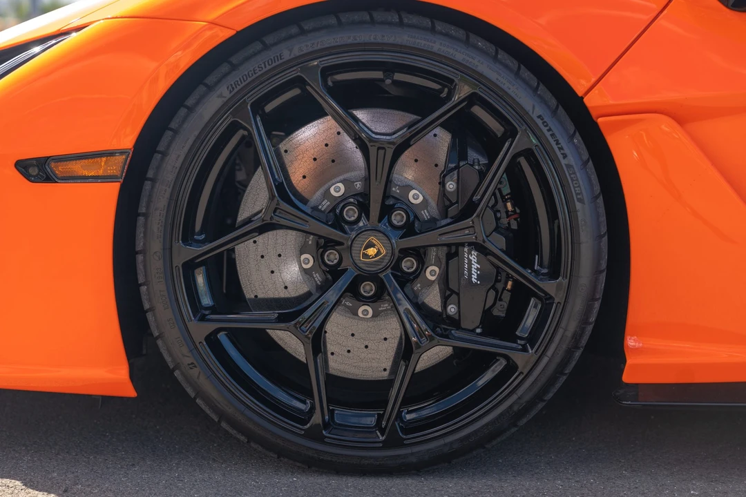 2024 Lamborghini Revuelto - Image 27 of 31