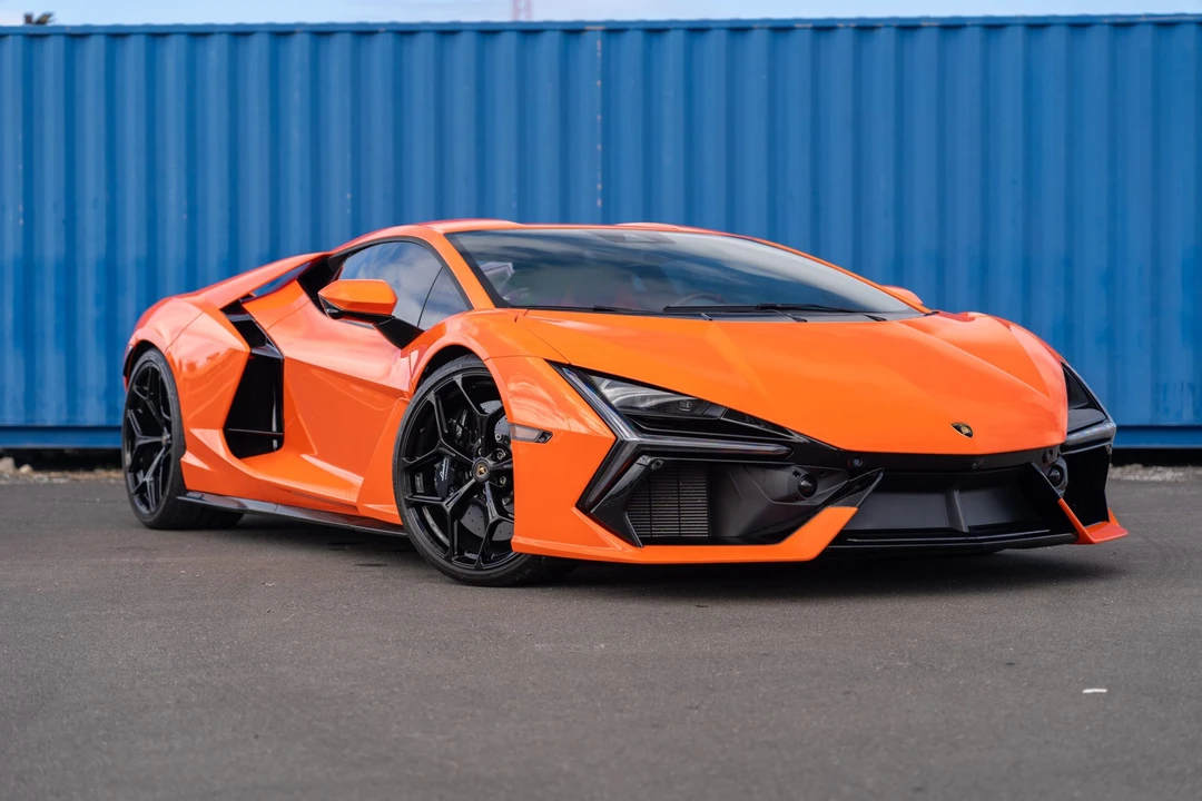 2024 Lamborghini Revuelto - Image 2 of 31
