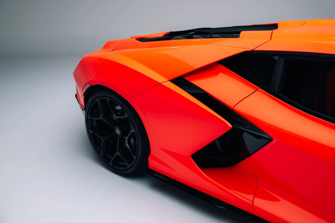 2024 Lamborghini Revuelto - Image 11 of 21