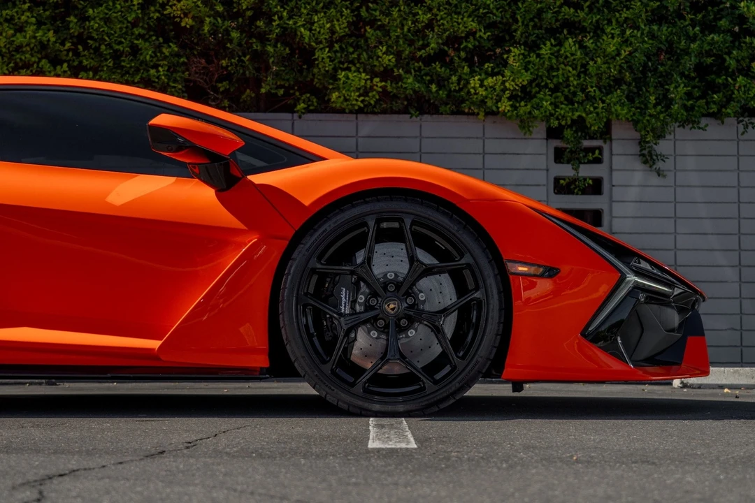2024 Lamborghini Revuelto - Image 10 of 12