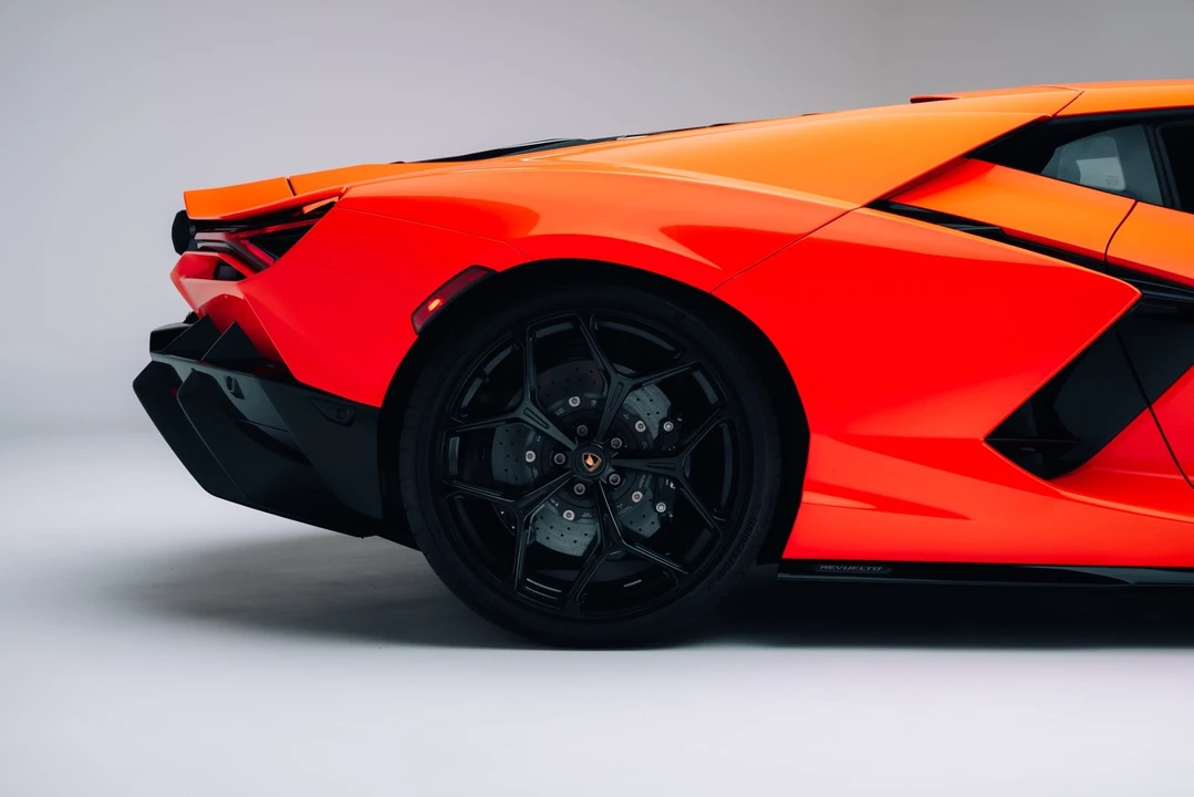 2024 Lamborghini Revuelto - Image 13 of 21