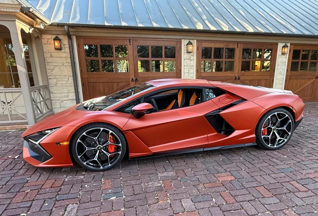 2024 Lamborghini Revuelto - Image 2 of 9