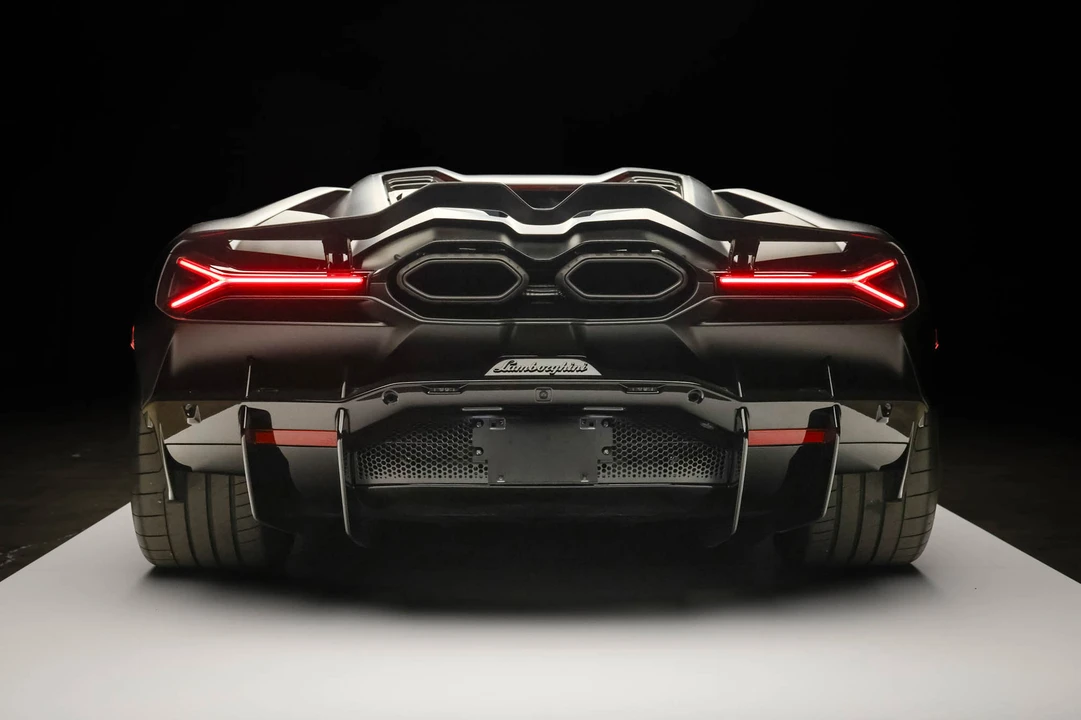 2024 Lamborghini Revuelto - Image 19 of 31