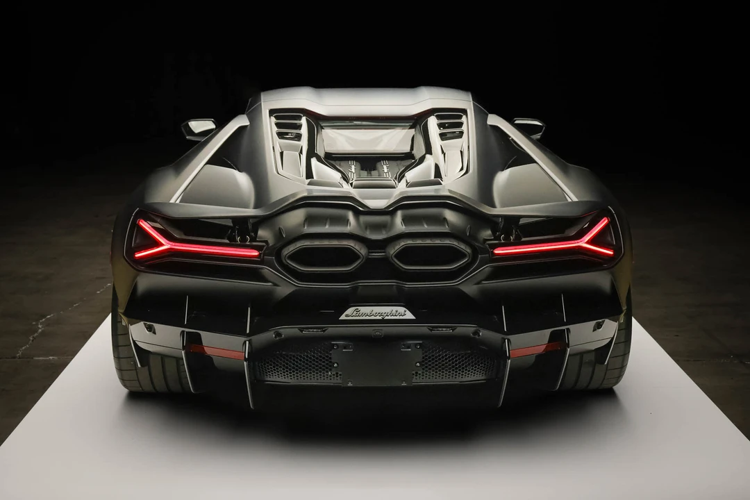 2024 Lamborghini Revuelto - Image 18 of 31