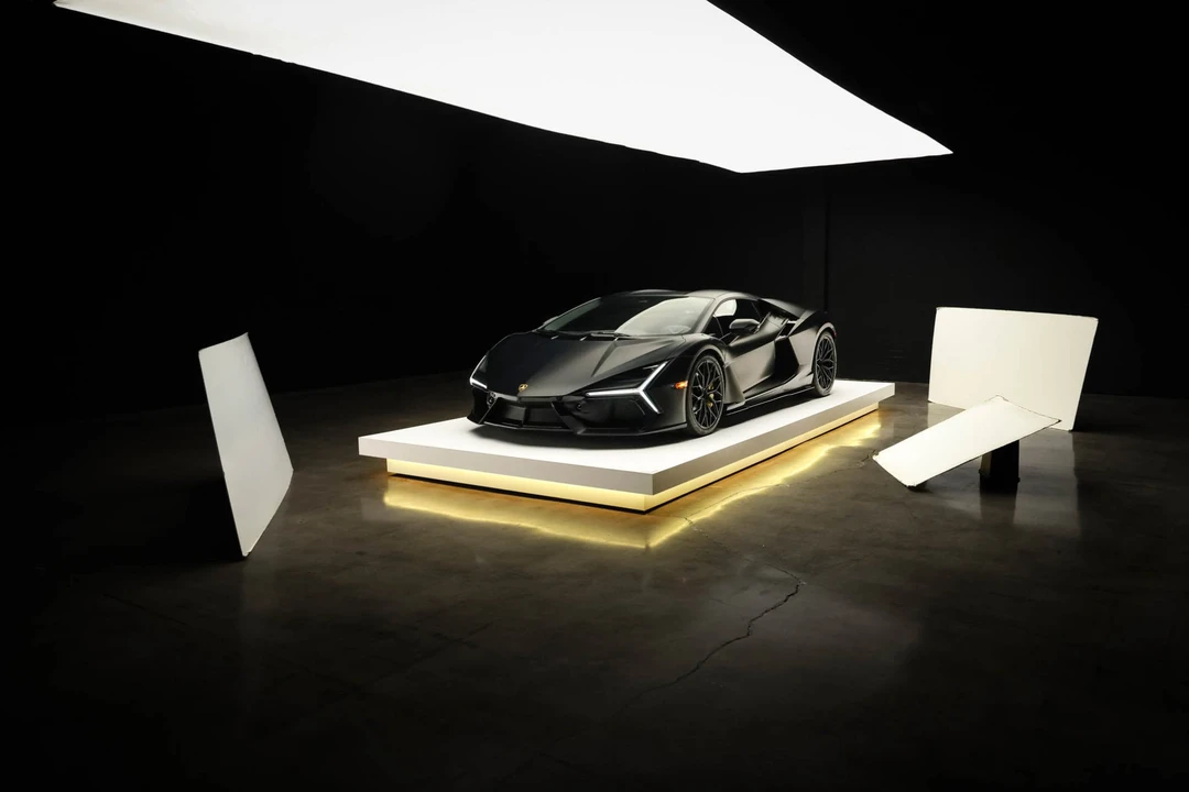 2024 Lamborghini Revuelto - Image 2 of 31