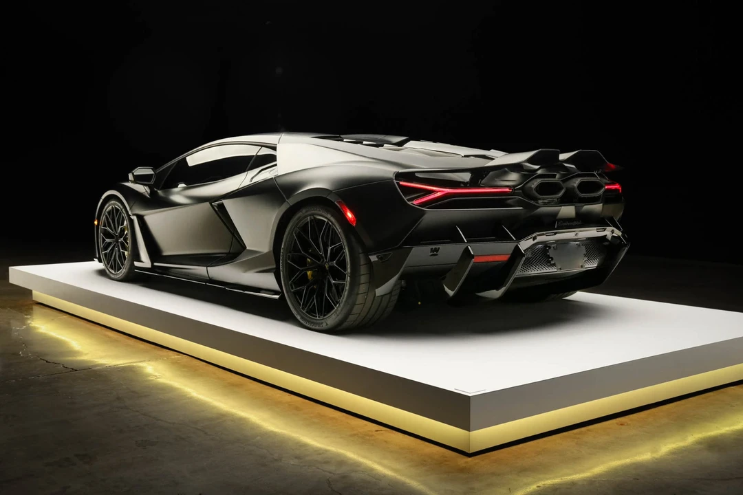 2024 Lamborghini Revuelto - Image 15 of 31