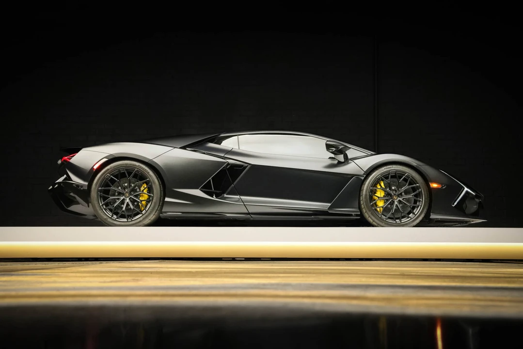 2024 Lamborghini Revuelto - Image 29 of 31