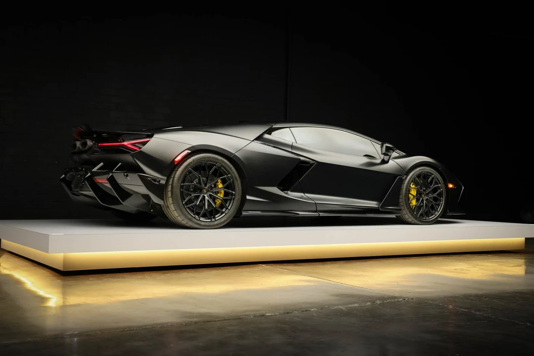 2024 Lamborghini Revuelto - Image 25 of 31