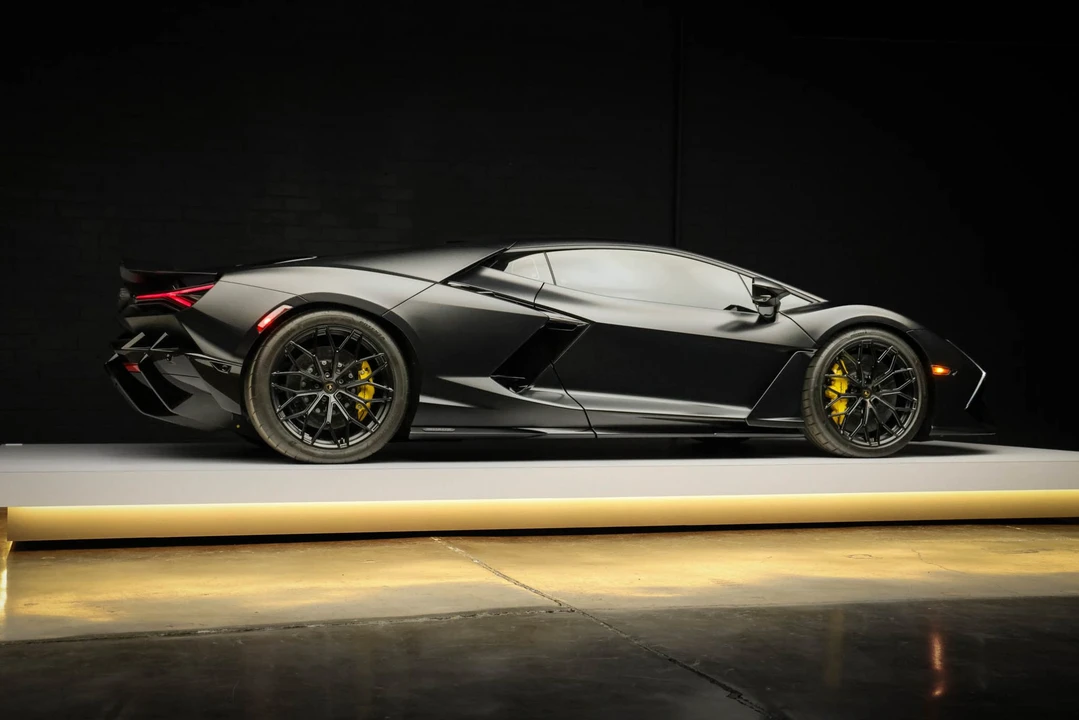 2024 Lamborghini Revuelto - Image 26 of 31