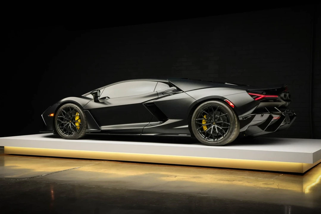 2024 Lamborghini Revuelto - Image 12 of 31