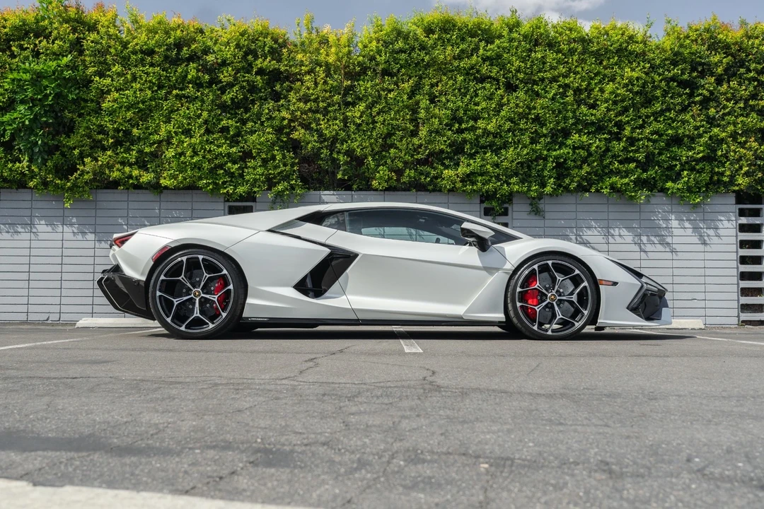 2024 Lamborghini Revuelto - Image 9 of 21