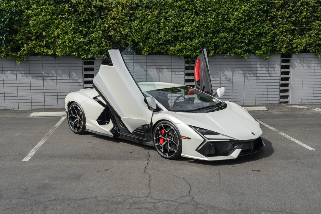2024 Lamborghini Revuelto - Image 13 of 21
