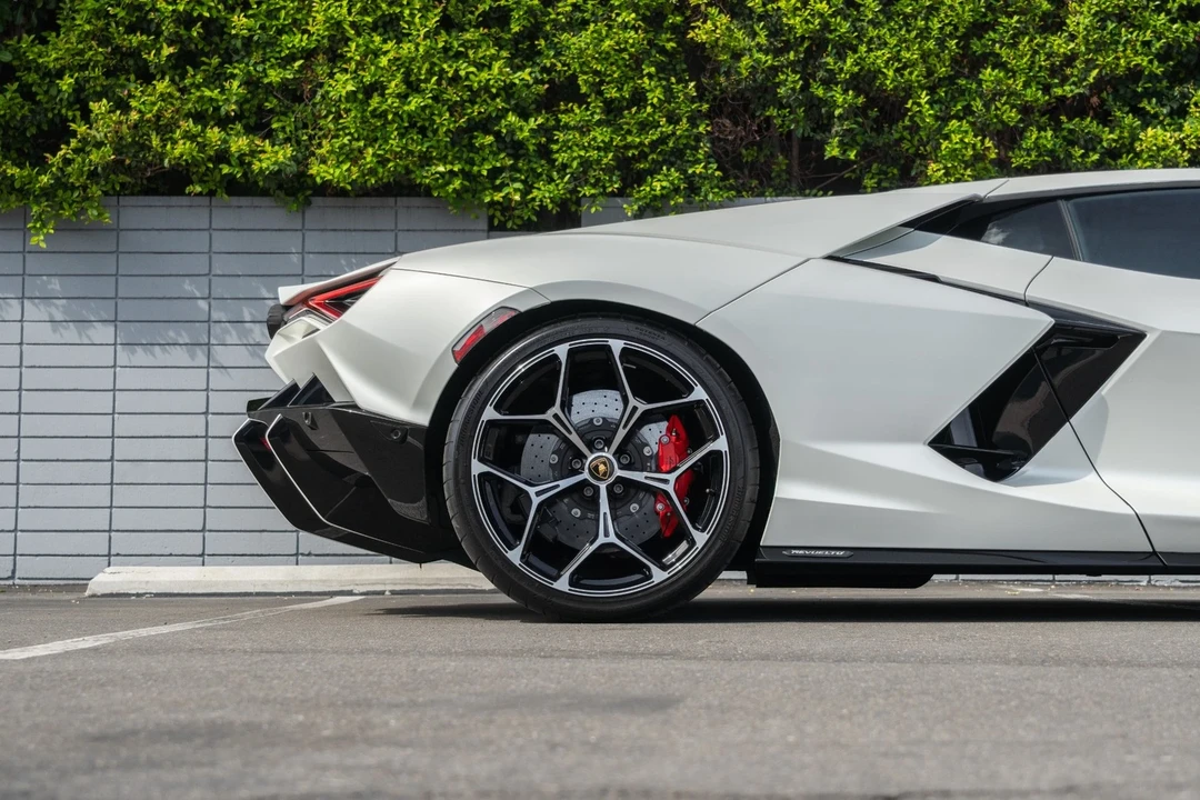 2024 Lamborghini Revuelto - Image 10 of 21