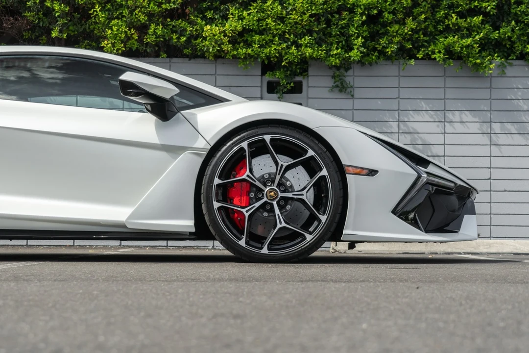 2024 Lamborghini Revuelto - Image 11 of 21