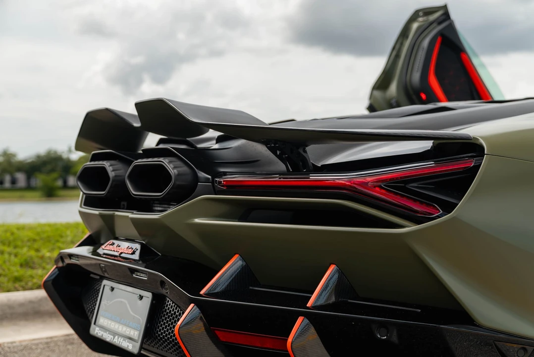 2024 Lamborghini Revuelto - Image 23 of 31