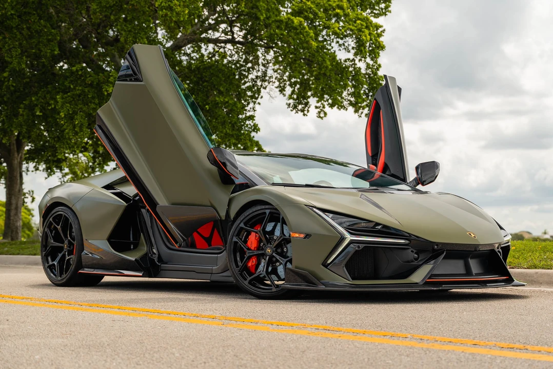 2024 Lamborghini Revuelto - Image 11 of 31