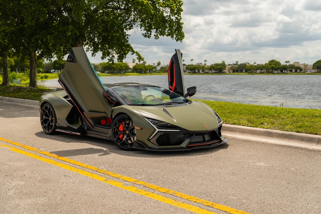 2024 Lamborghini Revuelto - Image 12 of 31