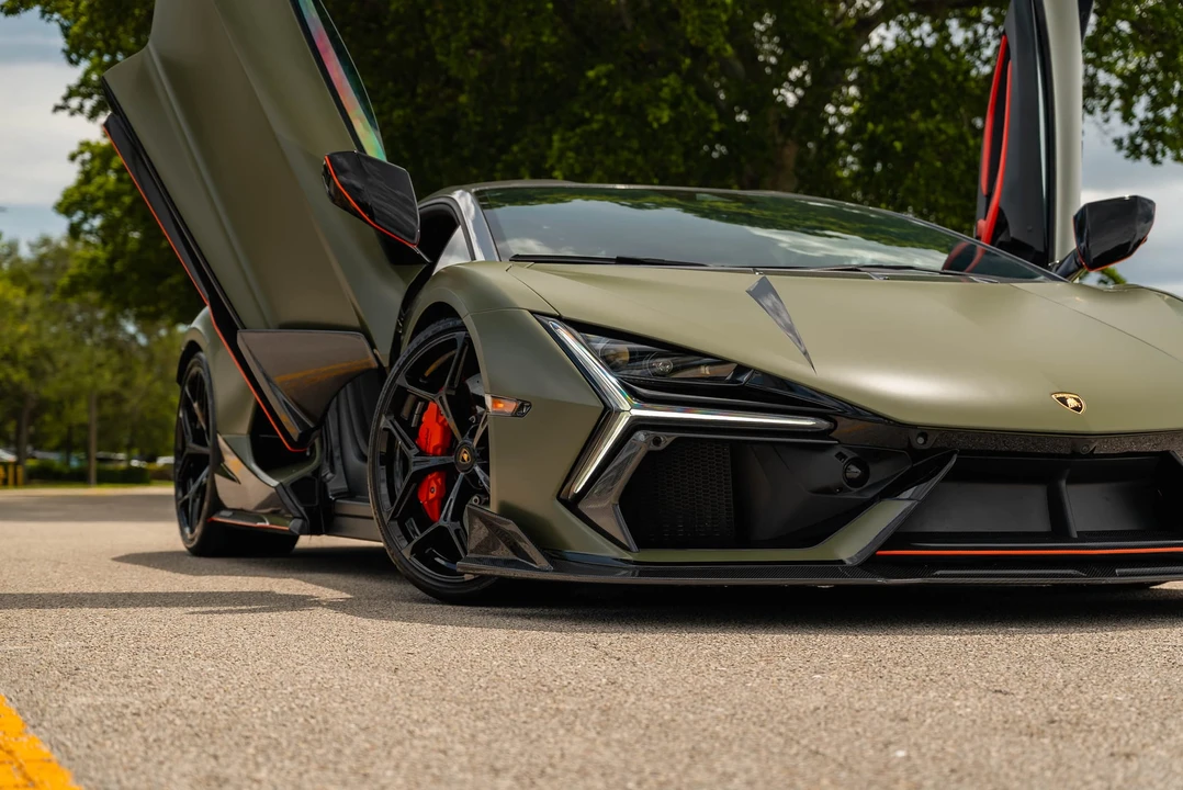 2024 Lamborghini Revuelto - Image 18 of 31