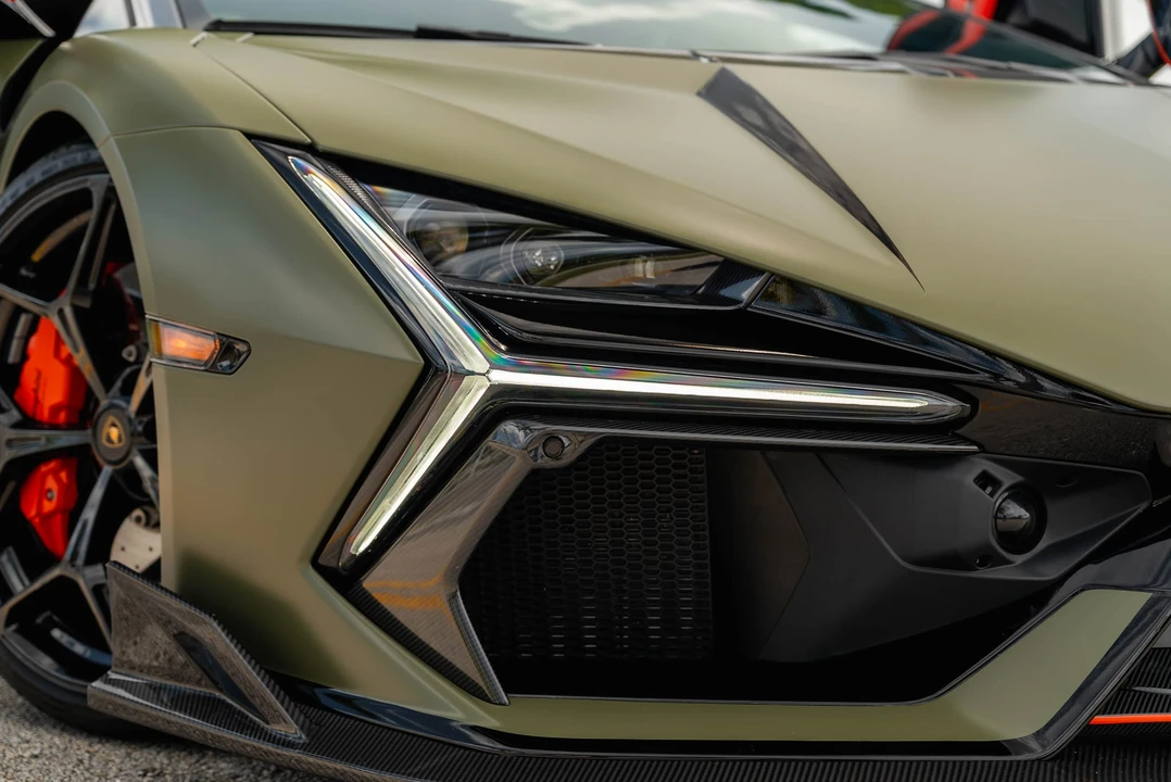 2024 Lamborghini Revuelto - Image 19 of 31