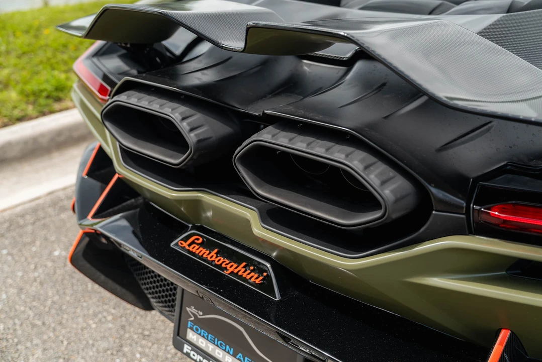 2024 Lamborghini Revuelto - Image 25 of 31