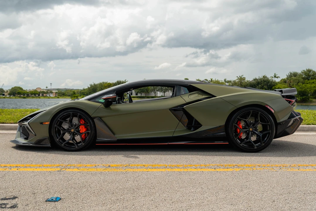 2024 Lamborghini Revuelto - Image 8 of 31