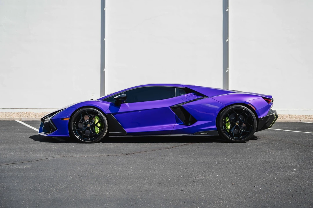 2024 Lamborghini Revuelto - Image 9 of 31