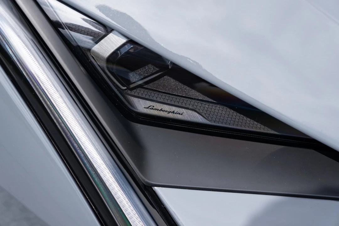 2024 Lamborghini Revuelto - Image 13 of 31