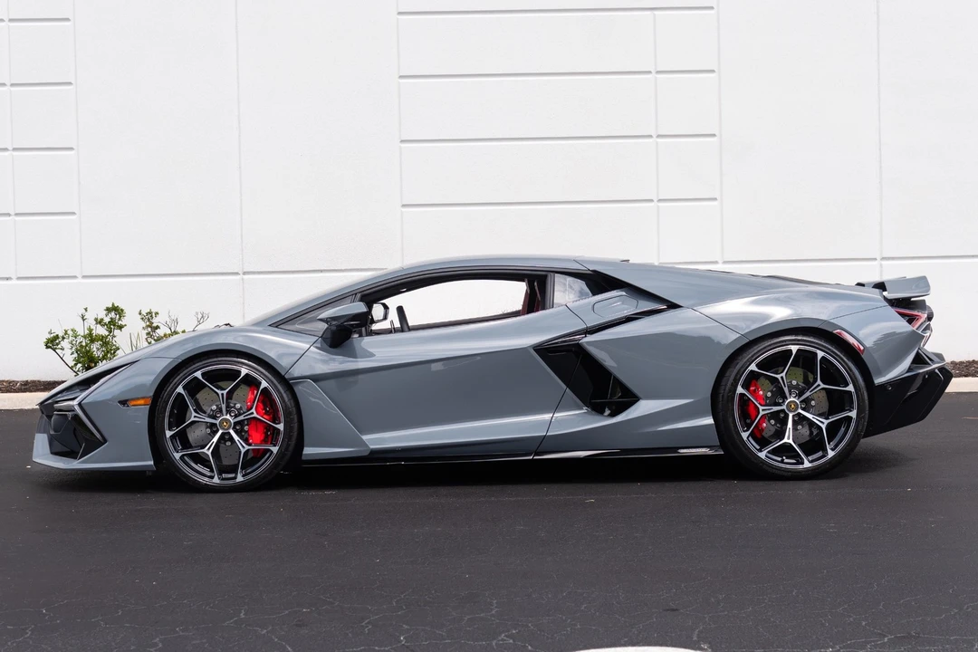 2024 Lamborghini Revuelto - Image 31 of 31