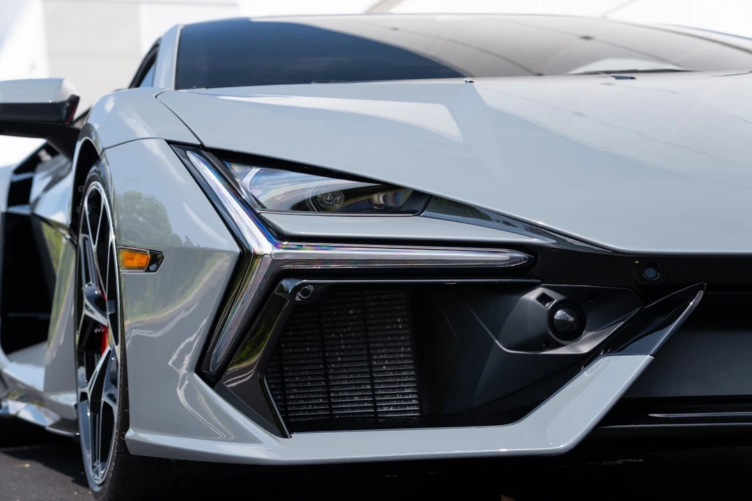 2024 Lamborghini Revuelto - Image 14 of 31