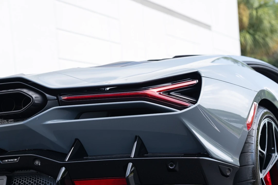 2024 Lamborghini Revuelto - Image 25 of 31