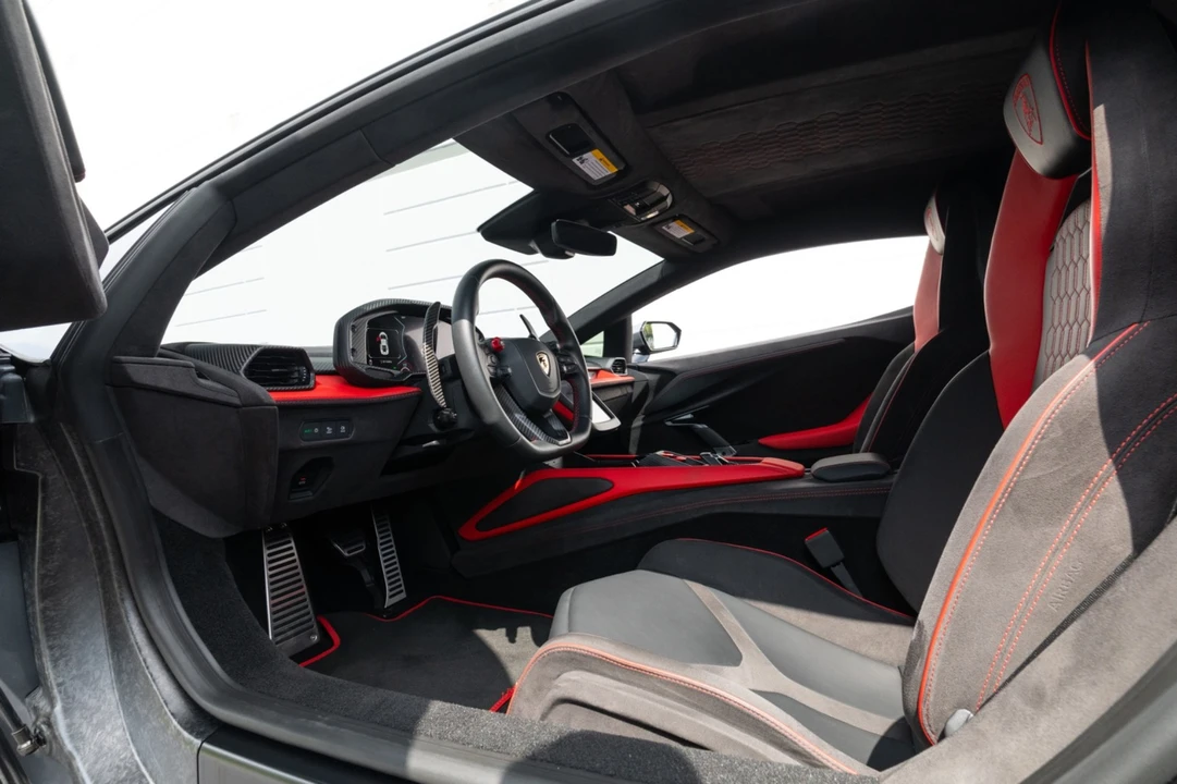 2024 Lamborghini Revuelto - Image 5 of 31