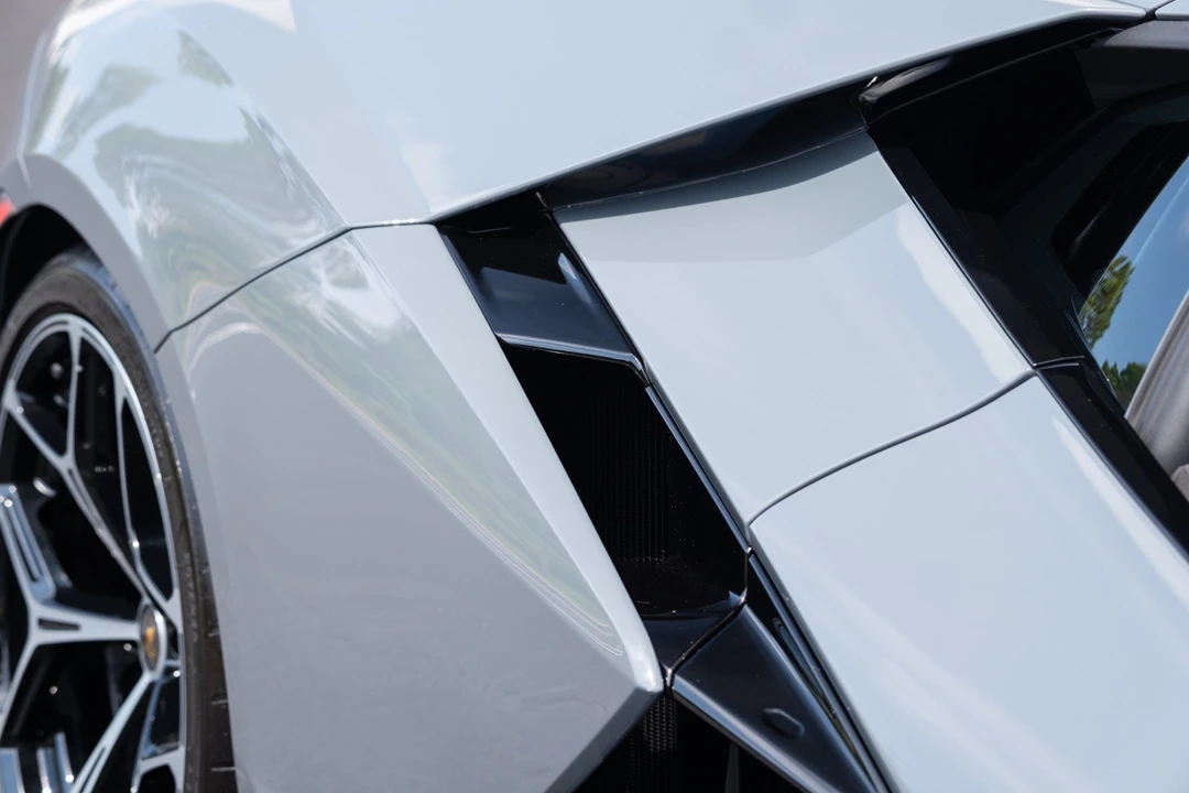 2024 Lamborghini Revuelto - Image 19 of 31