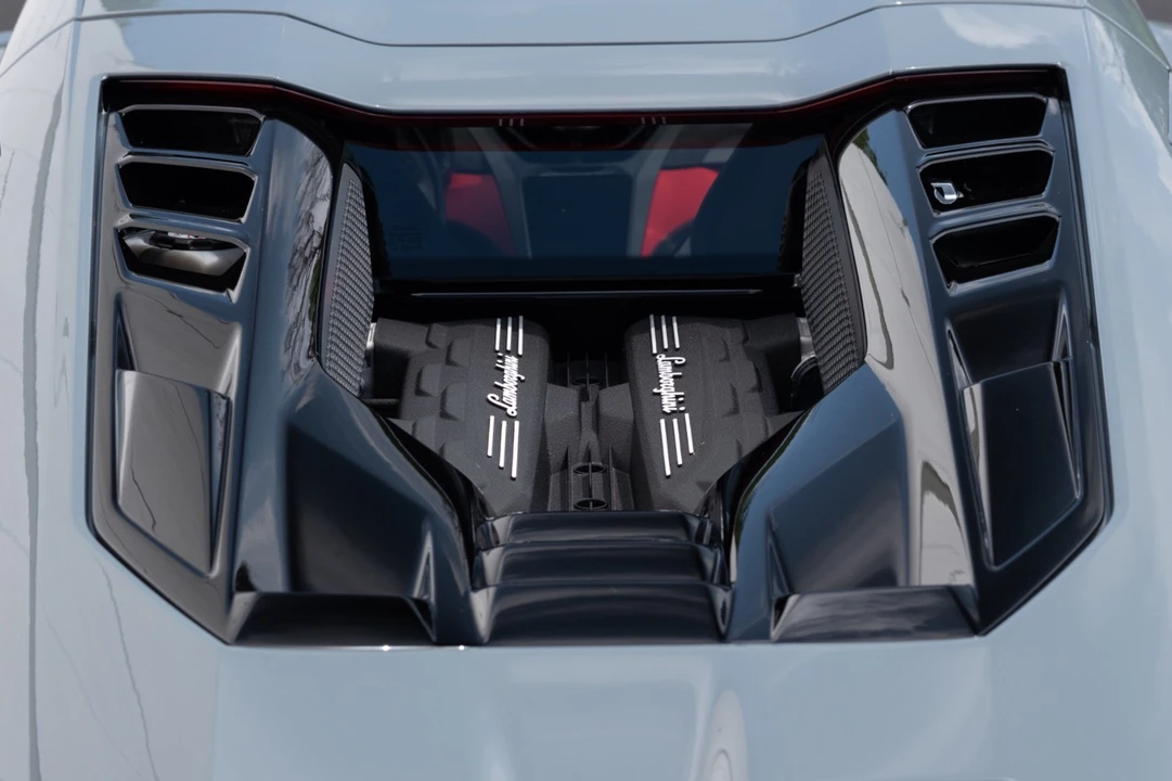 2024 Lamborghini Revuelto - Image 29 of 31