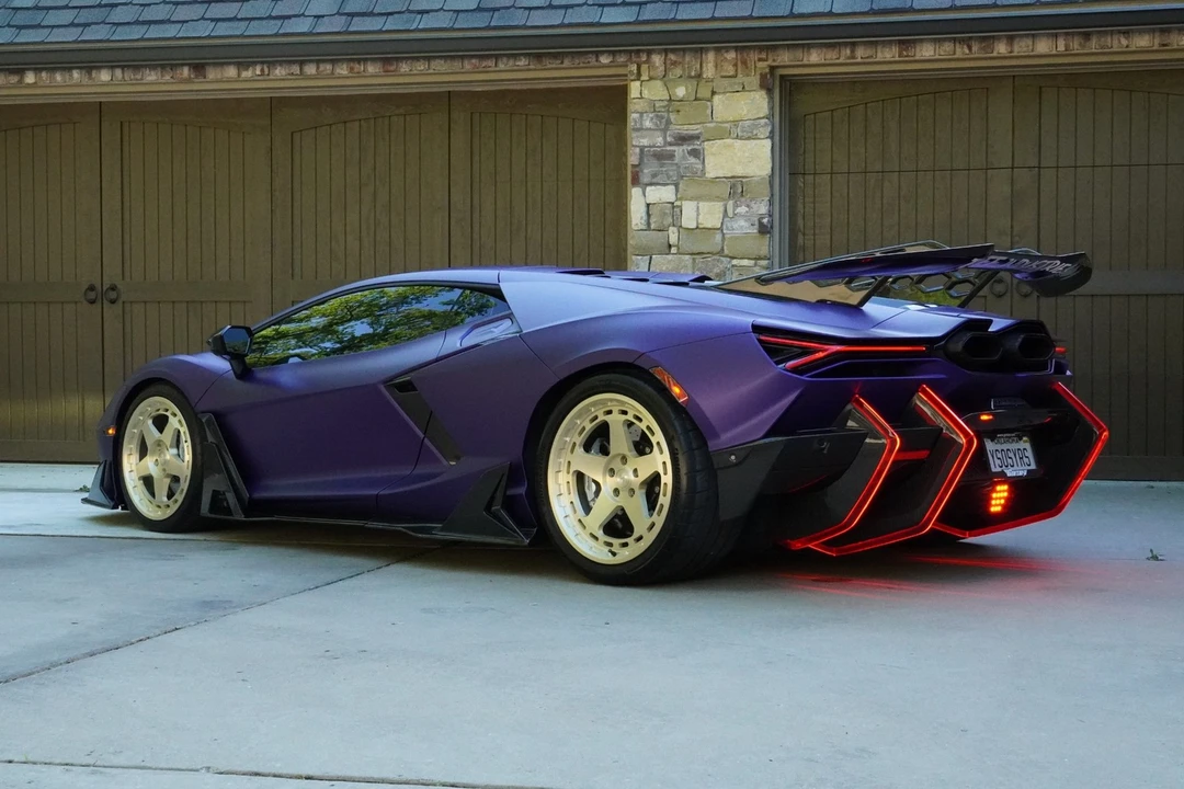 2024 Lamborghini Revuelto - Image 14 of 31